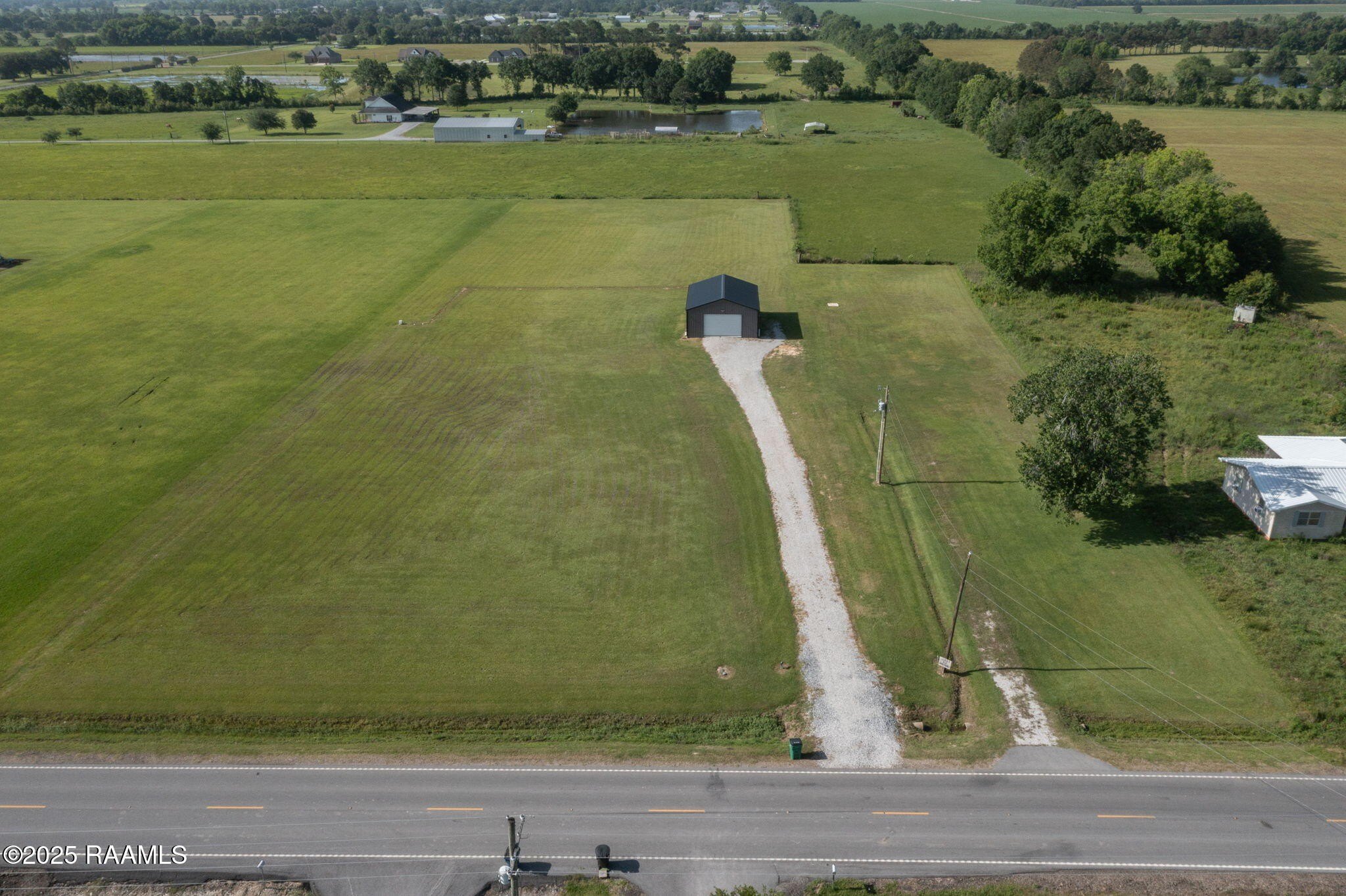 Land with Workshop in Maurice