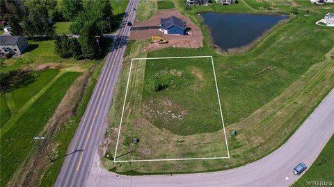 Land, Akron, NY