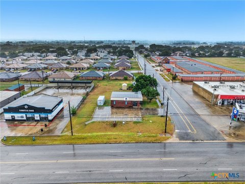 Freestanding Commercial Building with Parking