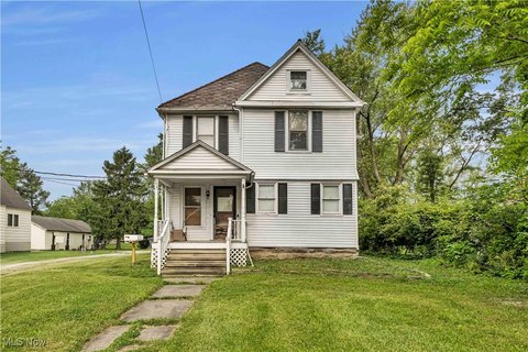 Charming Triplex Near Oberlin College