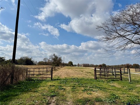 Part-Wooded Hobby Farm Land
