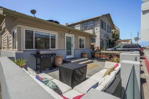 Mission Beach Duplex: Income Potential