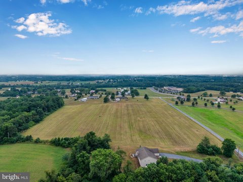 LAND - CARLISLE, PA