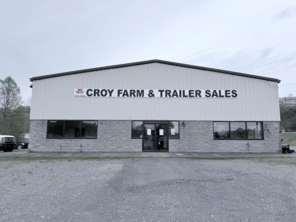 Versatile Commercial Building in Sophia