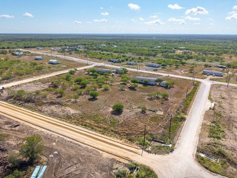 Land, Dale, TX