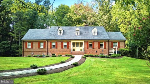 Land, MCLEAN, VA