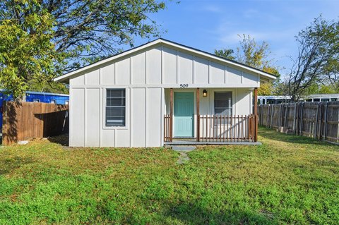 Flexible Commercial Building with Backyard