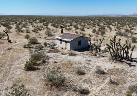 Land, Llano, CA