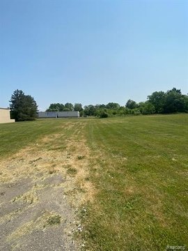 Commercial Land on Busy Road