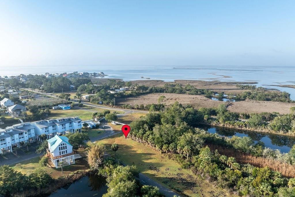 Spacious Lot Near Beach