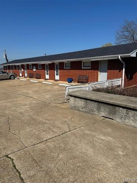 Remodeled Motel in Tourist Area