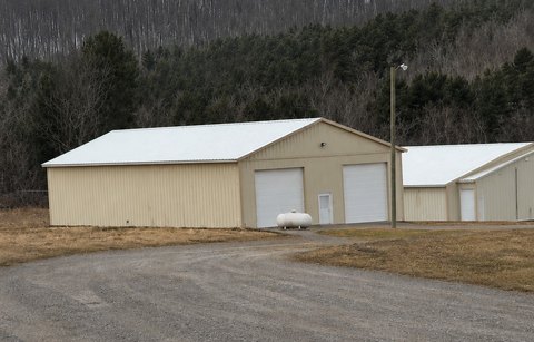 Pole Barn Warehouse for Lease