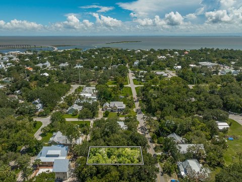 Land, Apalachicola, FL