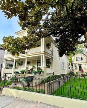 Charleston Multifamily Bed and Breakfast
