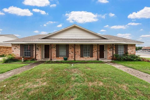 Well-Maintained Duplex Investment