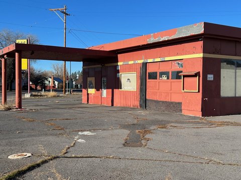 Dorris Commercial Auto Repair Property