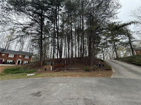 Residential Land in Gainesville, GA