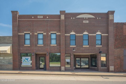 Mixed-Use Property with Apartment