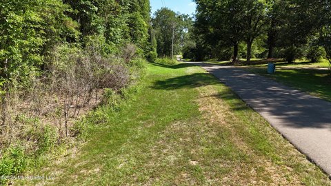Land, Flora, MS