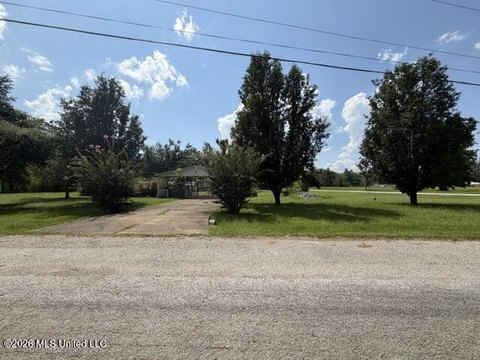 Land, Sardis, MS