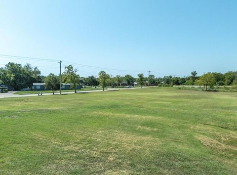 Land, Ennis, TX