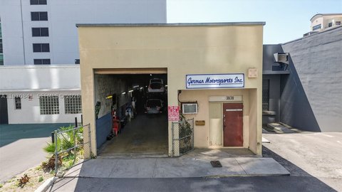 Warehouse in Coral Gables District