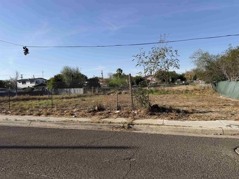 Residential Land in Laredo, TX