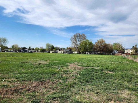 Residential Lot in Grandview, WA