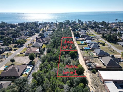 Residential Land in Navarre, Florida