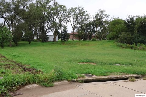 LAND, Plattsmouth, NE