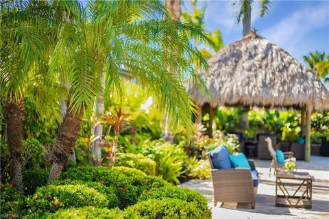 Turn-Key Motorcoach Property in Naples