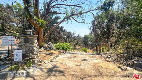 Expansive Lot in Altadena