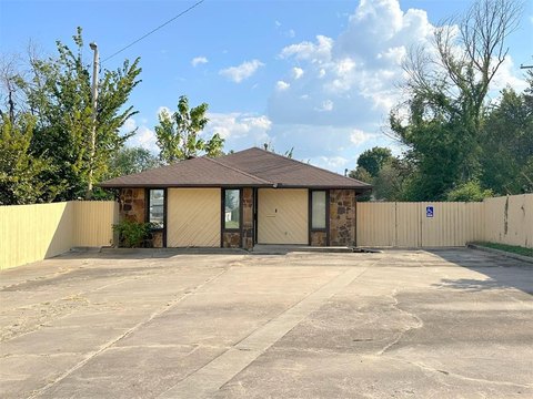 Shawnee Office with Ample Parking