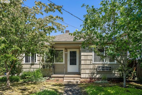 Mid-Century Duplex in North Tabor
