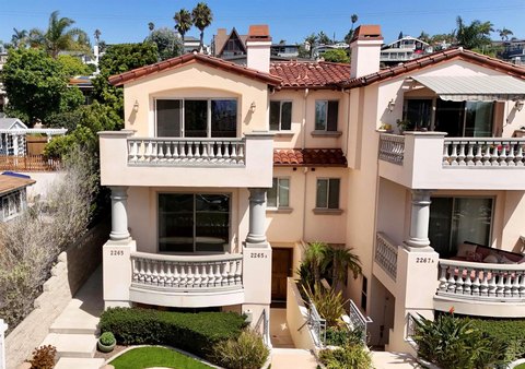 Cardiff Twin Home with Unit