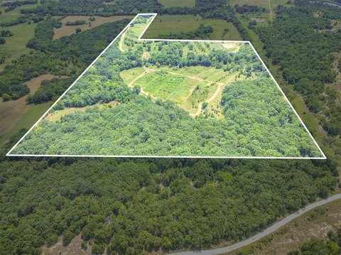 Versatile Land with Shop in Cromwell