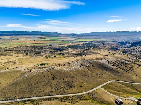 Land, Manhattan, MT