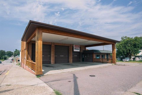 Commercial Building with Shop, Office