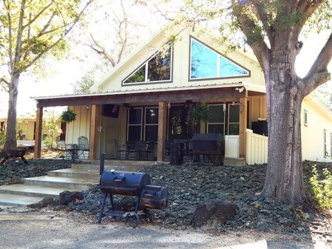 Lakefront Motel with Residence