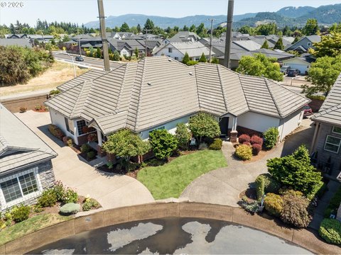 Corner-Lot Duplex in Lake Shore