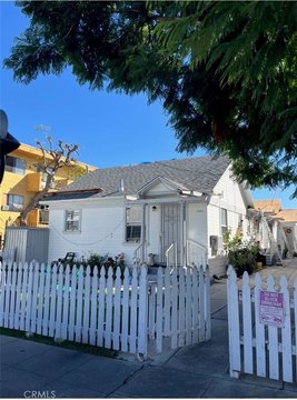 Fourplex with Two Two-Unit Buildings
