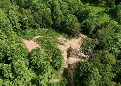 LAND - Manchester, KY
