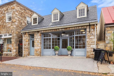 Historic Stone Building in Middleburg