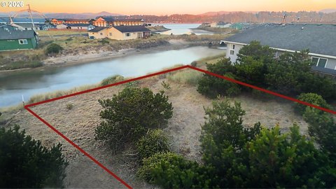 LAND - Waldport, OR