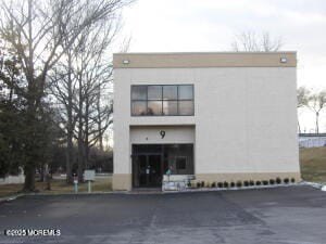 Jamesburg Office with Ample Parking