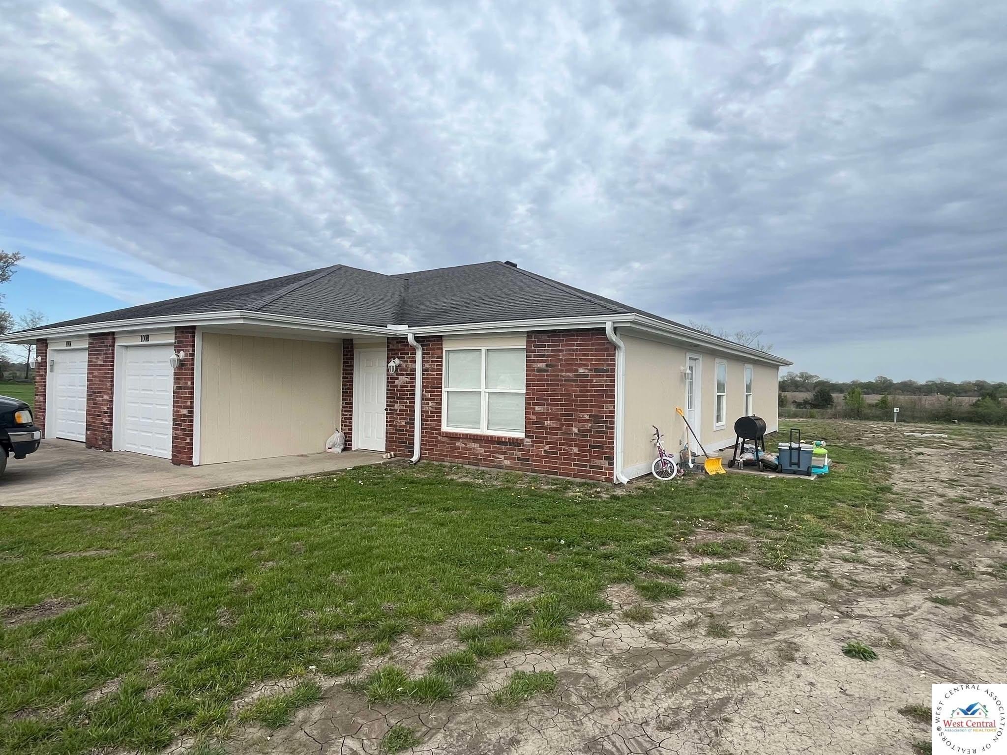 Clinton MO Income-Producing Duplex