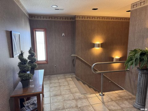 Macomb Office Space Available