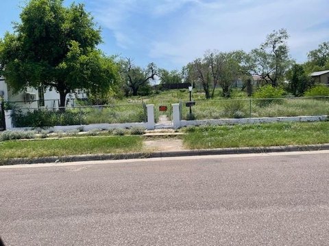 Residential Lot in Eagle Pass