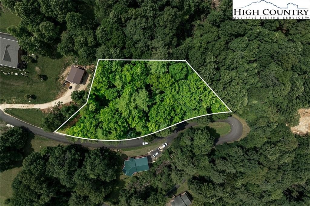 Land with Lake Views