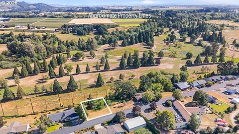 Land, McMinnville, OR
